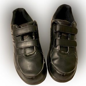 New Balance Mens Black Double Buckle Velc Strap Shoes USA Size 11 MW812VK
